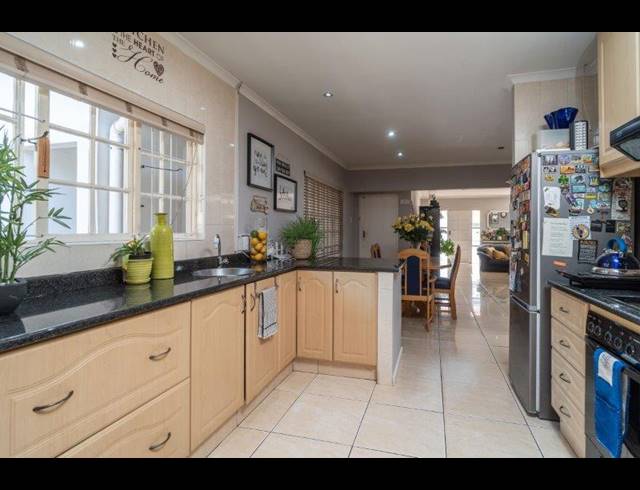 4 BEDROOM SIMPLEX RENTED IN DAWNCLIFFE